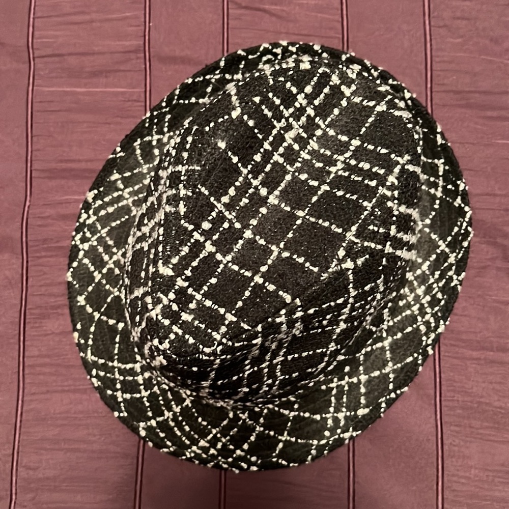 Fedora - Picture 3 of 5